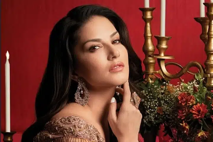  Sunny Leone Unveils AI Avatar: Finds AI Non-Threatening